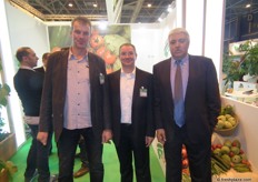 Adrian Picazo of Mercomotril with his colleague’s Roberto Peters of Langfruit and Erik den Drijver of Van Rijn