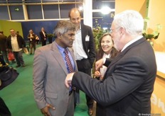 Kris Charan receives the Spanish minister of Agriculture Miguel Arias Cañete