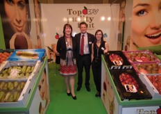 Betty Slingers, Filip Lowette and Ann Beringhs of BFV. The Truval top fruit brand is known world wide.