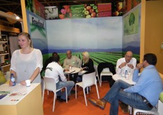 Freeland exports a lot to Spain. Jantje van der Mey was also at the stand with Peakfresh packages