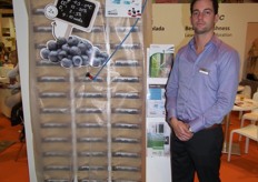 Niels Remmelink of Van Amerongen with the Palliflex- system for the soft fruit sector