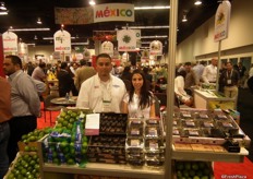 Alfonso Gil and Alejandra Díaz Romero, from Catania, a Mexico-US exports company.