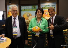 Carlos Prado, Adriana Prado and Rodrigo Lima showing their excellent Rei melon.