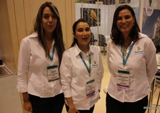 Maria Teresa Velásquez (right), of Banacol, with Juliana Fernández and Natalia Henao (left).