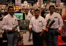 Uriel Roldán (left), Edgar Tapia, David Tolano and Arturo Rodriguez (right), of Happy Produce, exporting cucumbers to the US.