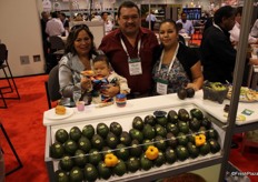 Maria Elena Uribe Tungüi and José Luis Tungüi – grandparents of Troy Toral - and Maria Luisa Arellano Huerta (right) of Frhomimex with their brand Don Aguacato.