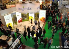 .. the same view on the third day of the fair, when many farmers, being Saturday, pour in the halls to find out about all the news! '