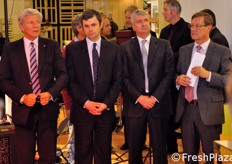 In the photo, from left: Hans Berger (Councillor), Sorin Moisa (Deputy Head of Cabinet of the European Commissioner for Agriculture), Georg Koessler (President South Tyrolean Apple Consortium).