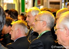 Three big of the apple business listening: Josef Wielander (VI.P Director), Karl Dietl (president of VI.P) and Gerhard Dichgans (director of the Consortium VOG).