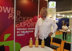 A very enthusiastic Ross Beaton from New Zealand's Apollo Apples offers a taste of the single pressed HoneyGlo juice.