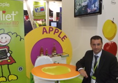 Pascal Corbel from Cardell Export with the Juliet apples.