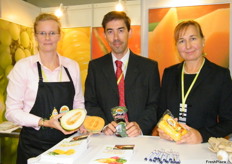 Indo-Iberica´s team (Singapore): Silvia Munoz del Caz, Pablo Estevez and Mia Kankaanpaa