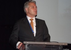 Emile Hoogstede from Port of Rotterdam, host sponsors of the event, gives the welcome address.