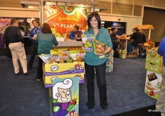 Katharine Grove of CMI promotes Hero apples and Gourmet pear line.