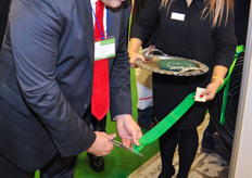 Secretary General of the Greek Ministry of Agricultural Development, Mr Dmitris Melas opening the Greek pavilion with the assitance from Konstantina Bouman from GreekFruits.eu