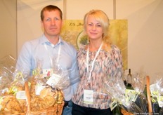 Henrihs Kondratovics with Natalia of Burtnieki-Poland, The company offers dried fruit and vegetable.