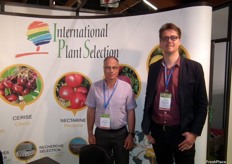 Marc Hilaire and Julien Darnaud in the stand of International Plant Selection, the French institute for research and development of stone fruit varieties.