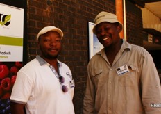 Puwayi Mpofu, an architect, with vegetable farmer Jabulani Galubetse from Brits (in the North West Province).